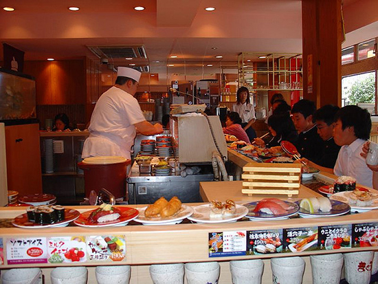 Kaitenzushi à Tokyo Kaitenzushi à Tokyo