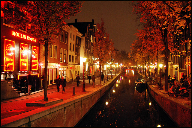 Spectacles osés dans le Quartier Rouge d’Amsterdam