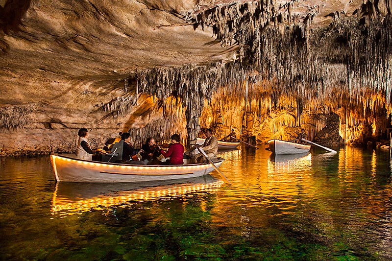 Musique live dans les grottes espagnoles Musique live dans les grottes espagnoles