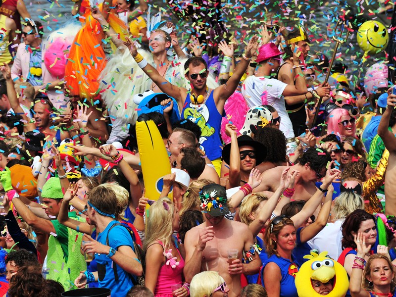 La Gay Pride parcourt Madrid, Londres, Berlin et New-York